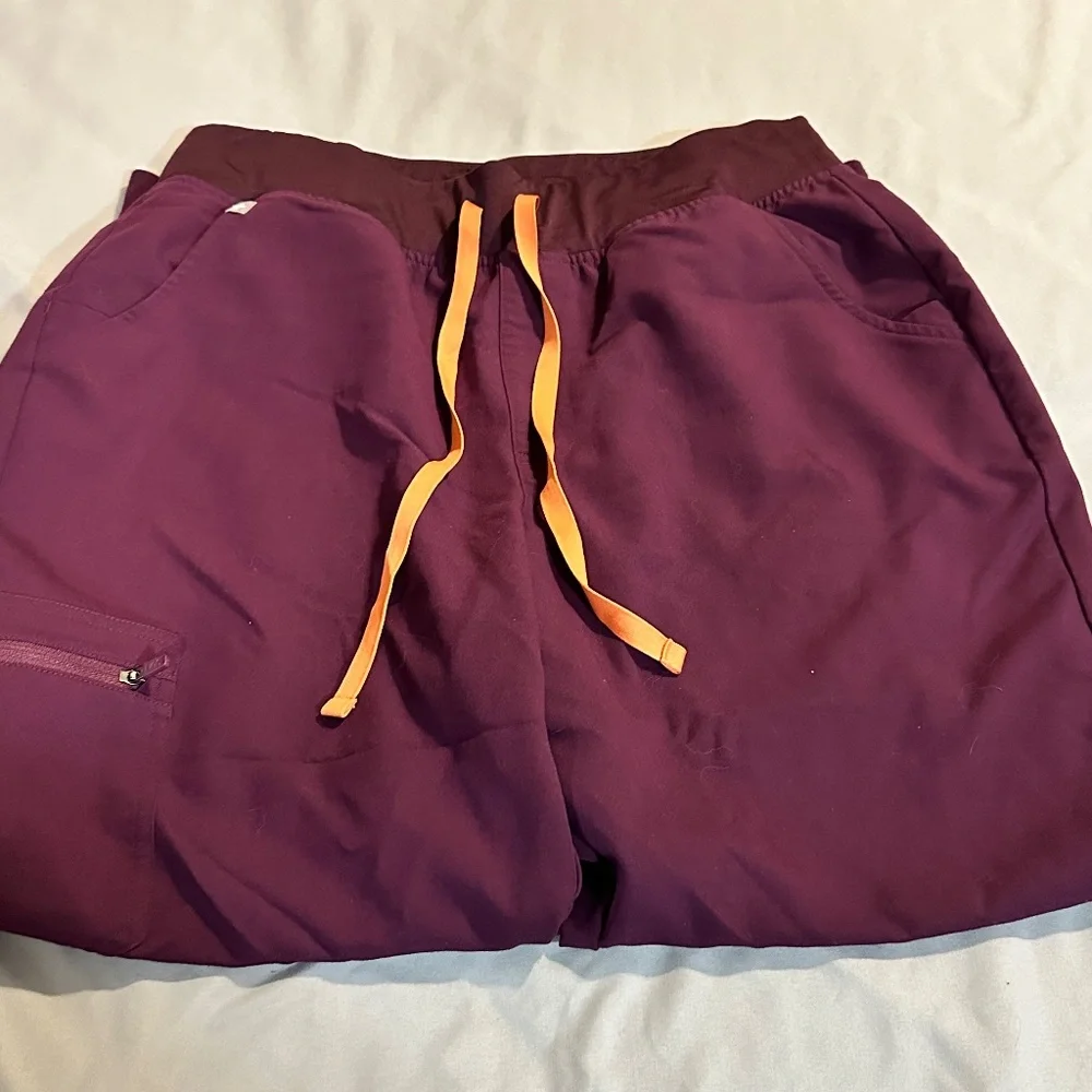 Deep Plum Scrub Set | Rafaela Top + Zamora Jogger | Size L | EUC | PO 4229 & 450 - Picture 6 of 7
